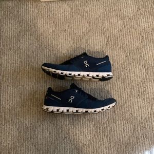 On Cloud Running Shoes Navy Size 9.5